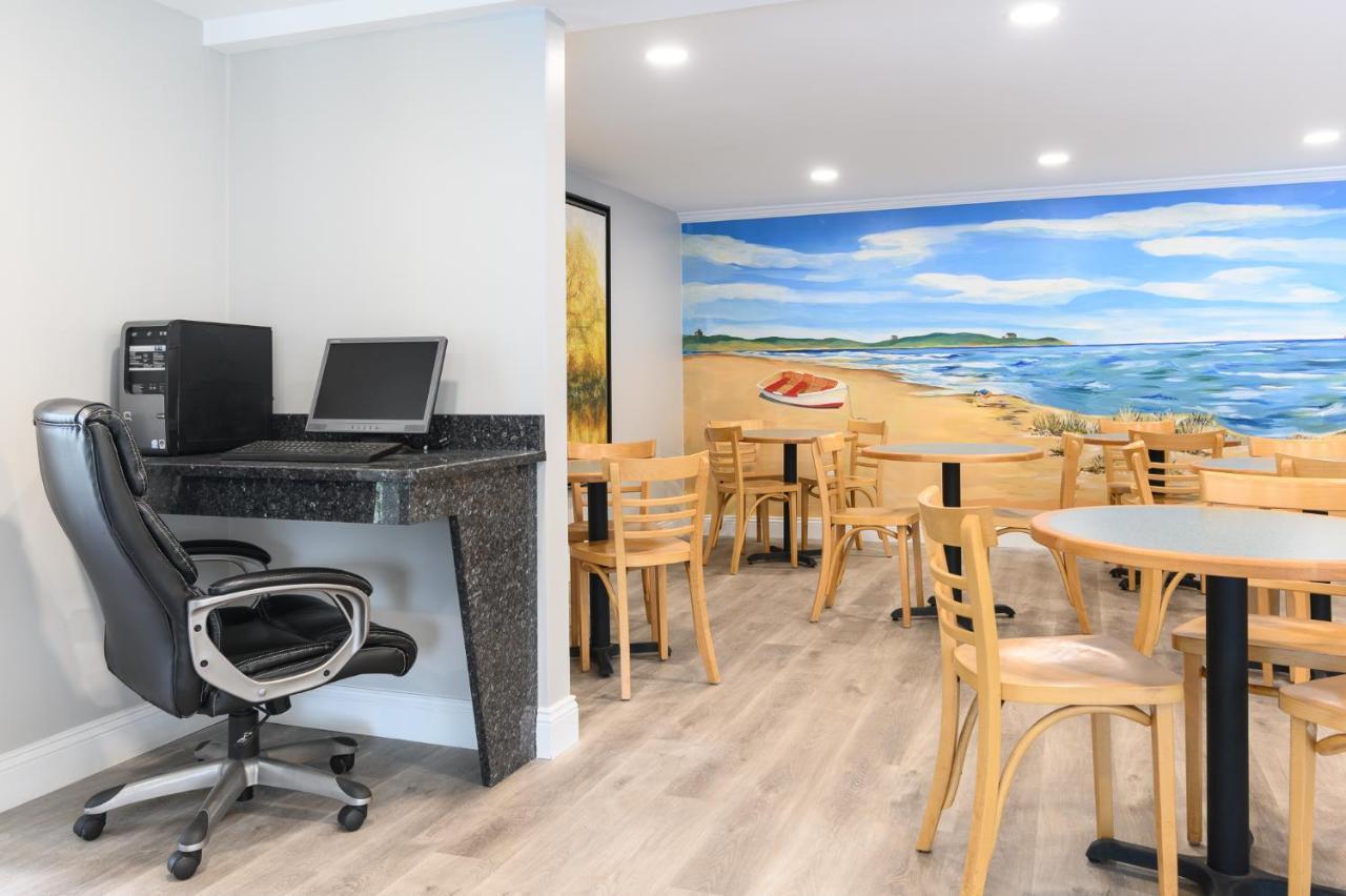 איסטהאם Captains Quarters Motel & Conference Center מראה חיצוני תמונה