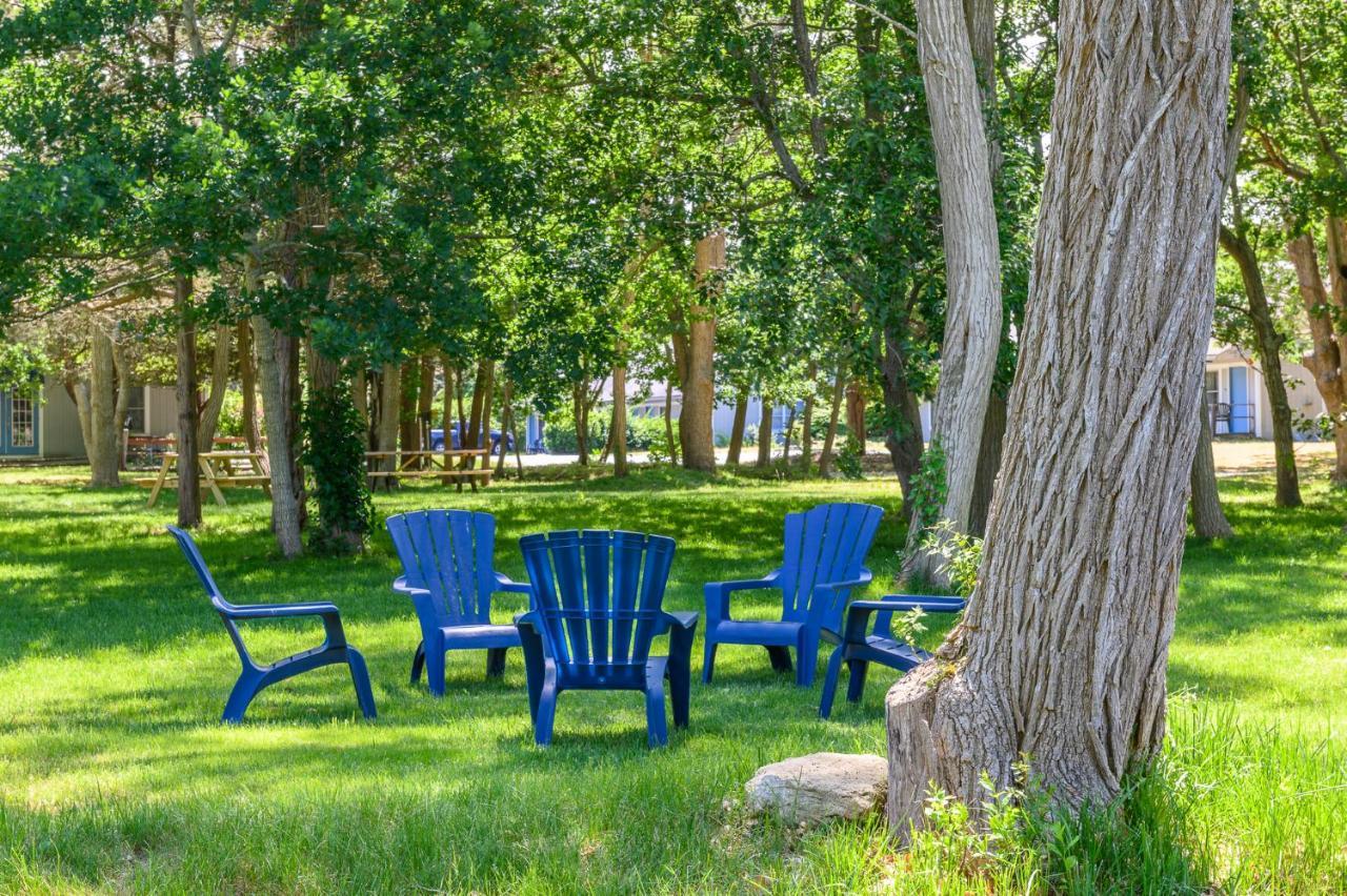 איסטהאם Captains Quarters Motel & Conference Center מראה חיצוני תמונה