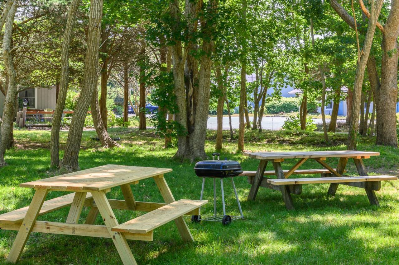 איסטהאם Captains Quarters Motel & Conference Center מראה חיצוני תמונה