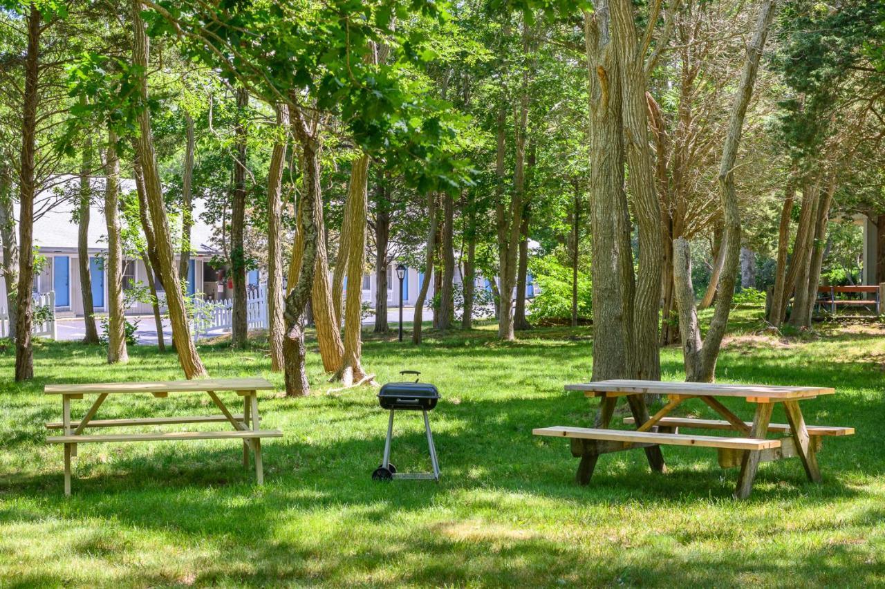 איסטהאם Captains Quarters Motel & Conference Center מראה חיצוני תמונה