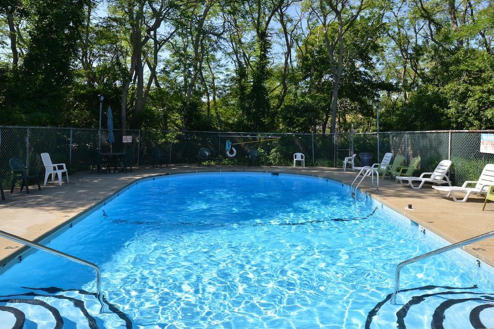 איסטהאם Captains Quarters Motel & Conference Center מראה חיצוני תמונה