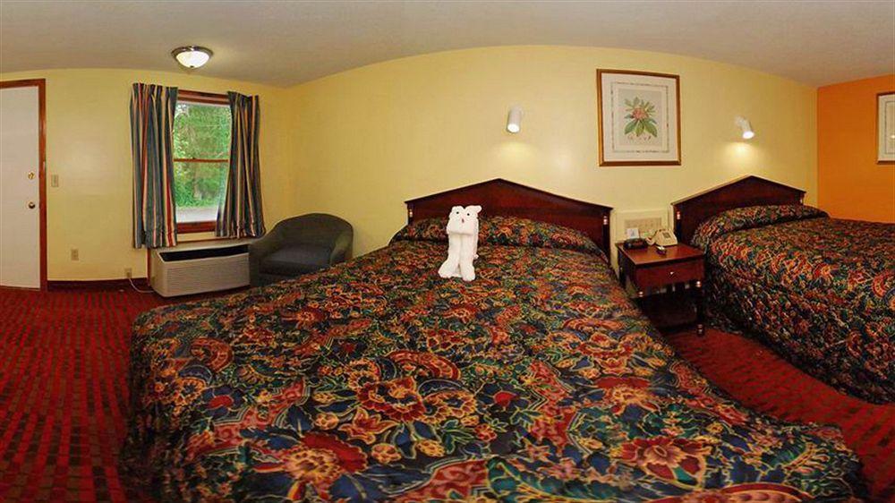 איסטהאם Captains Quarters Motel & Conference Center מראה חיצוני תמונה