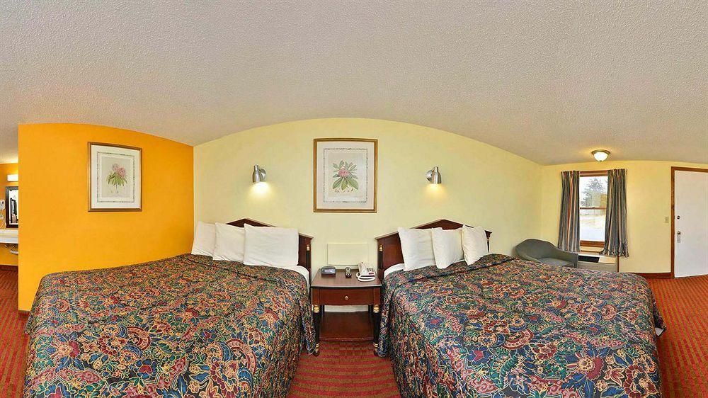 איסטהאם Captains Quarters Motel & Conference Center מראה חיצוני תמונה