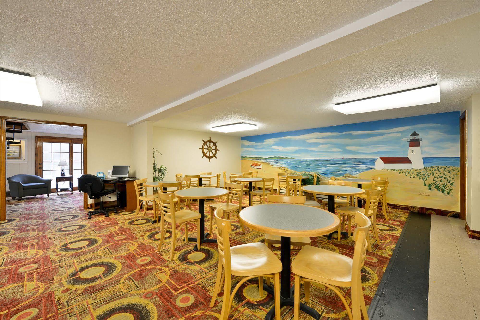 איסטהאם Captains Quarters Motel & Conference Center מראה חיצוני תמונה