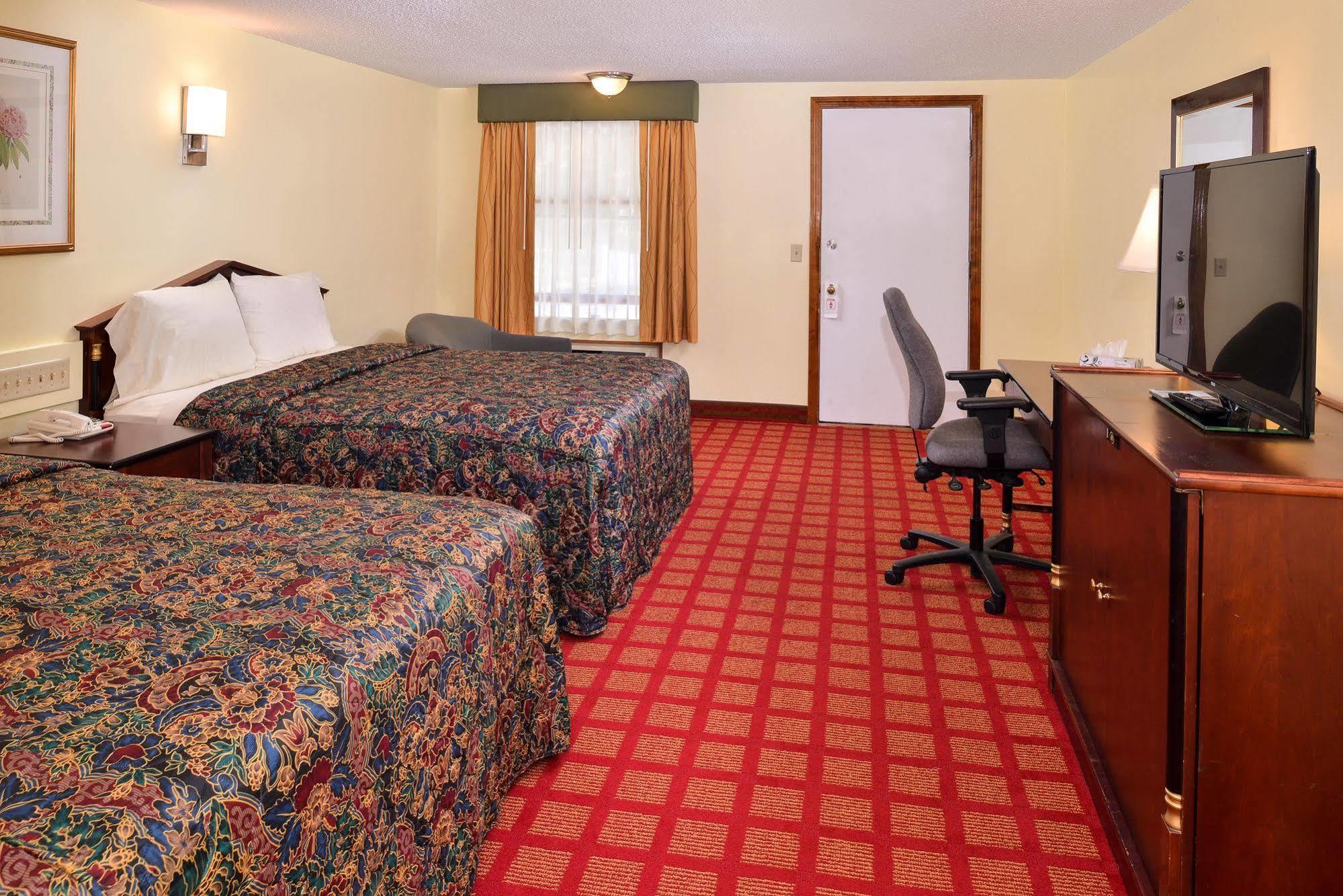 איסטהאם Captains Quarters Motel & Conference Center מראה חיצוני תמונה